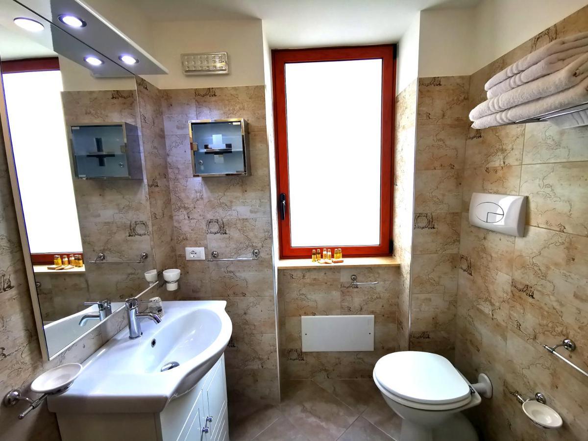 Guru House B&B Apartments Milazzo Buitenkant foto