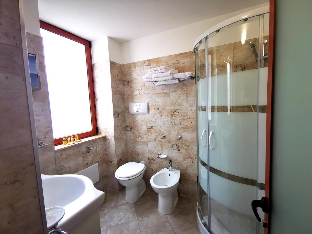 Guru House B&B Apartments Milazzo Buitenkant foto