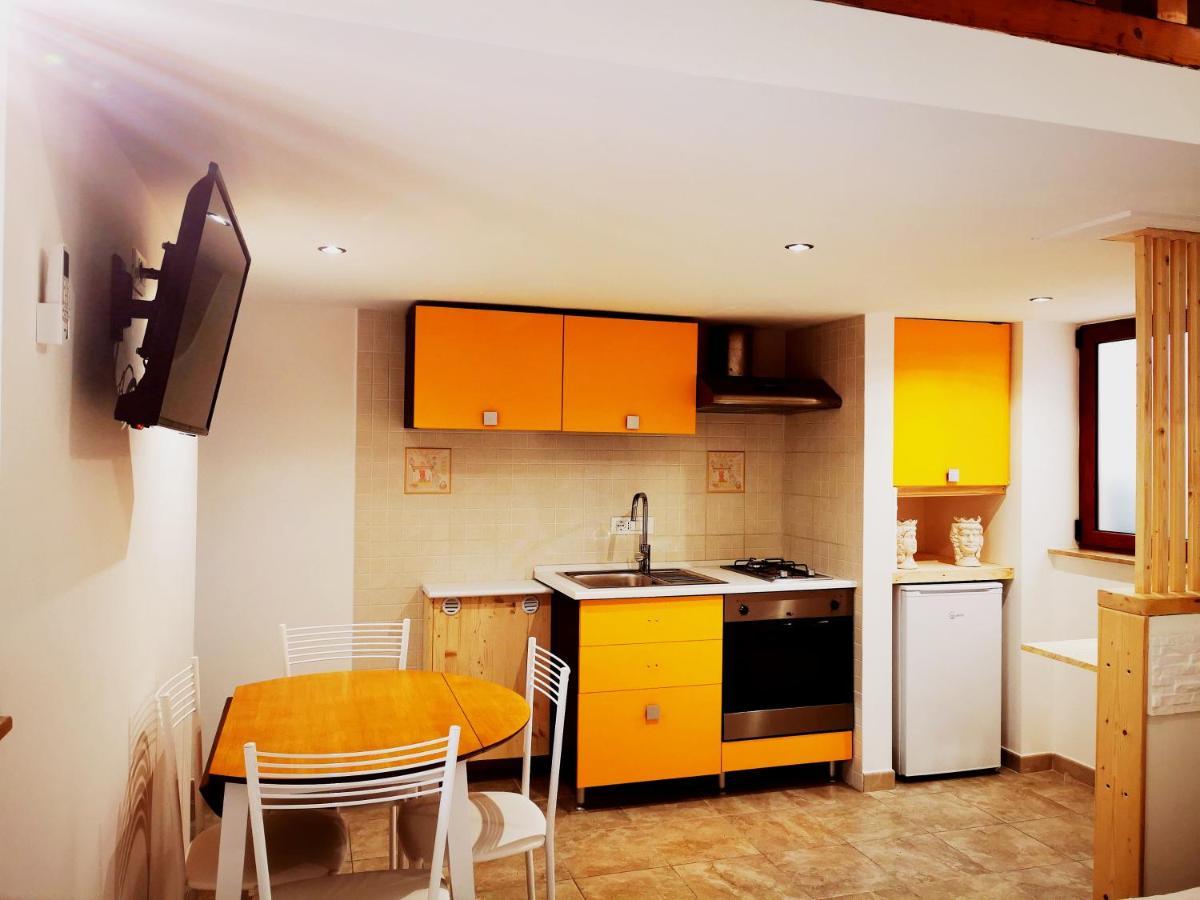 Guru House B&B Apartments Milazzo Buitenkant foto