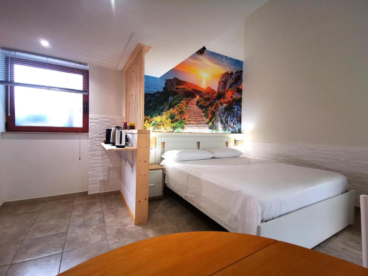Guru House B&B Apartments Milazzo Buitenkant foto