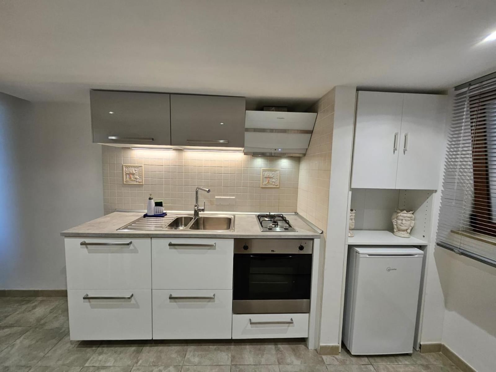Guru House B&B Apartments Milazzo Buitenkant foto